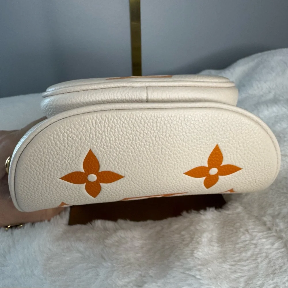 Louis Vuitton Empreinte Monogram Giant Mini By The Pool Bumbag Cream Saffron - Picture 4 of 13